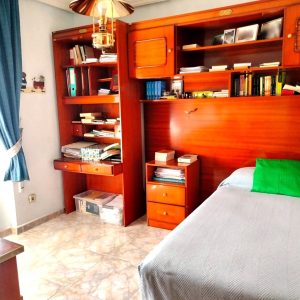 Chalet adosado de 246m2 y 4 plantas con patio de más de 100m2 en una de las zonas mas demandadas del Sector 3.